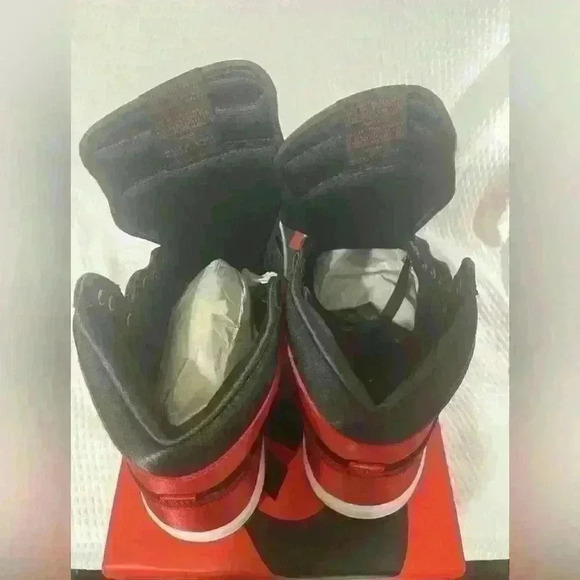 NIKE Air Jordan 9.5 Retro 1 Women’s Shoes - Picture 4 of 7